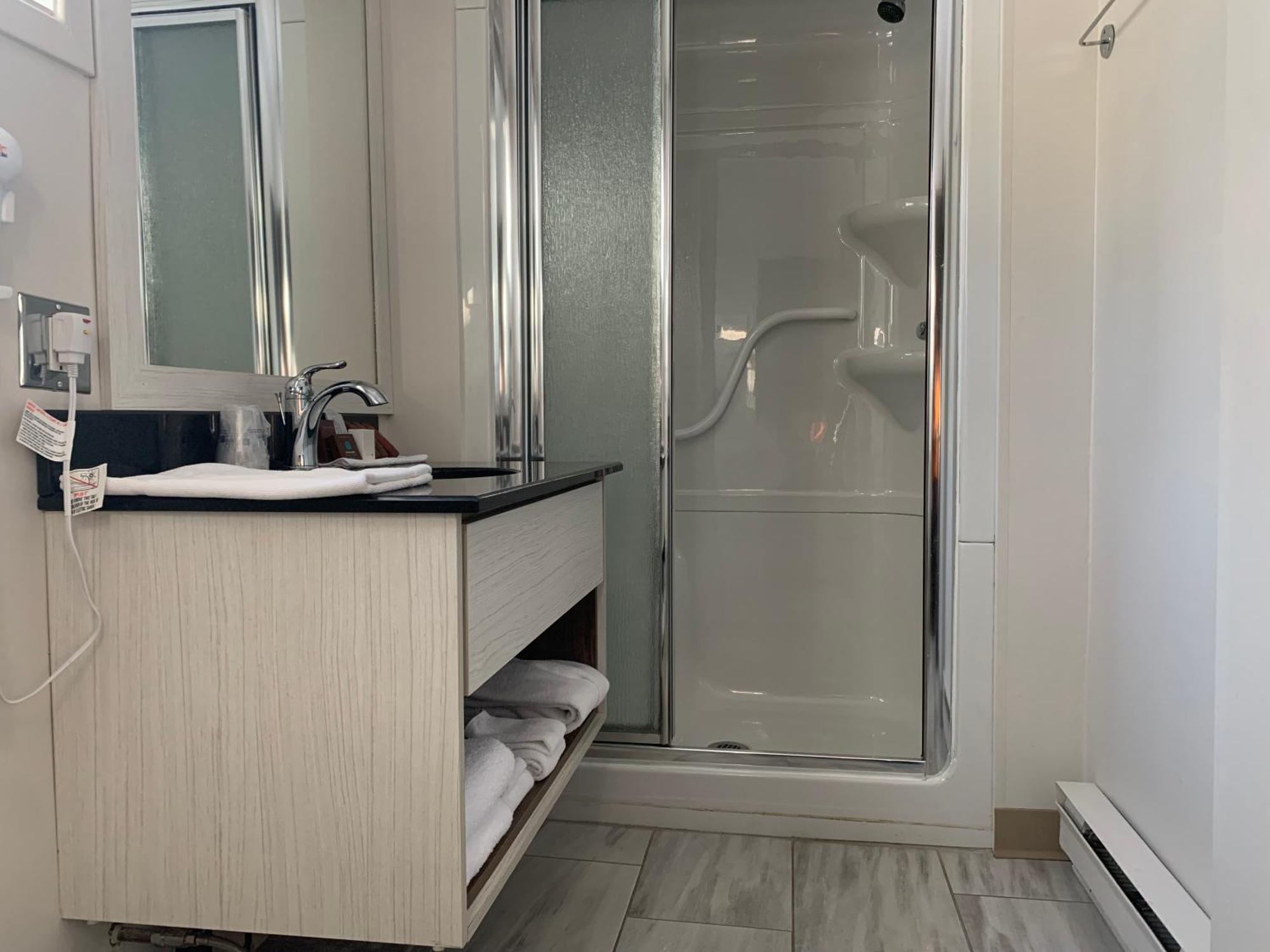 Dannys Hotel Suites; Surestay Collection By Best Western Beresford Exterior photo